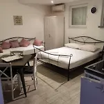 Nessa & Meli Apartment *