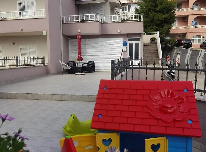 Nessa & Meli Appartement Makarska
