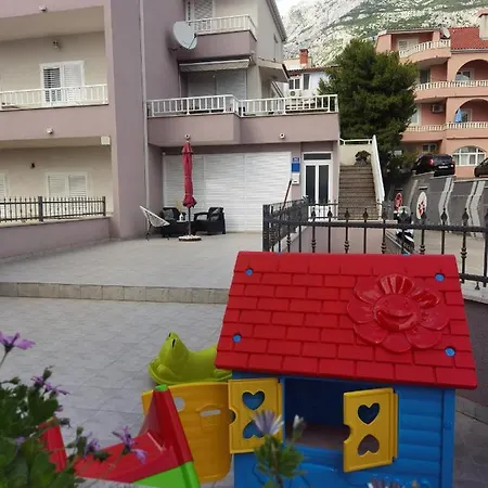 Nessa & Meli Apartman Makarska